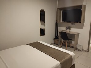 1 bedroom, bed sheets