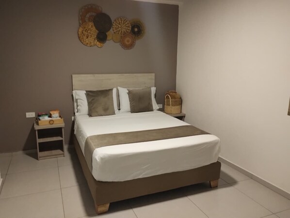 1 bedroom, bed sheets