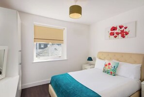 1 habitación, tabla de planchar con plancha, wifi y ropa de cama 