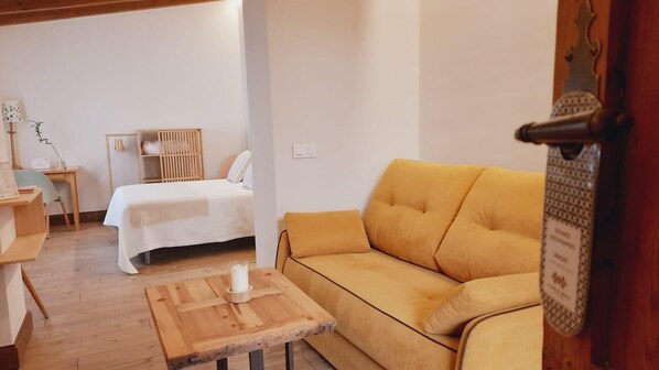 Interior - Room 5 - Las Llanas. (Urda)
