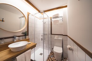 Bathroom - Room 5 - Las Llanas. (Urda)