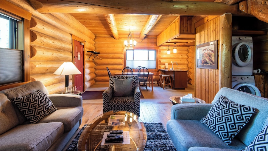 Mike Wiegele Helicopter Skiing