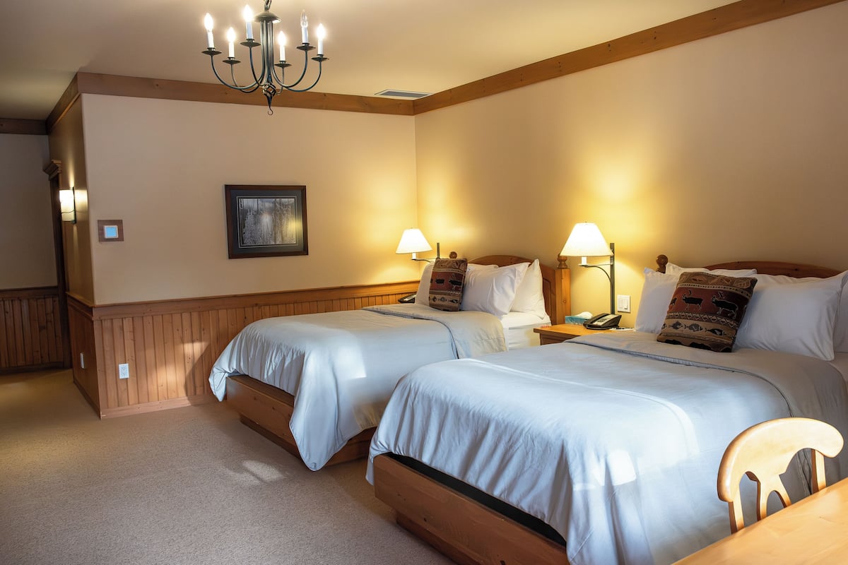 Luxury-Doppelzimmer | Zimmersafe, Schreibtisch, laptopgeeigneter Arbeitsplatz