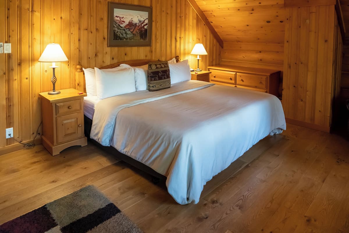 Zimmersafe, Schreibtisch, laptopgeeigneter Arbeitsplatz