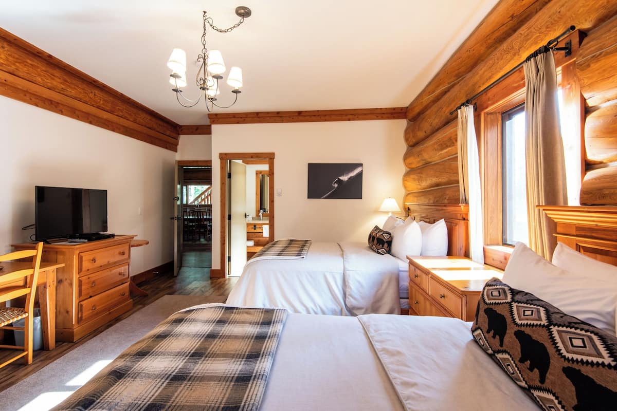 Zimmersafe, Schreibtisch, laptopgeeigneter Arbeitsplatz