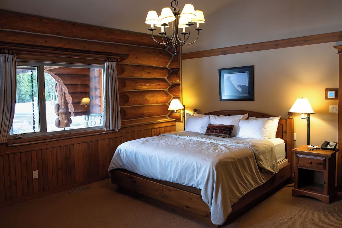 In-room safe, desk, laptop workspace, blackout drapes