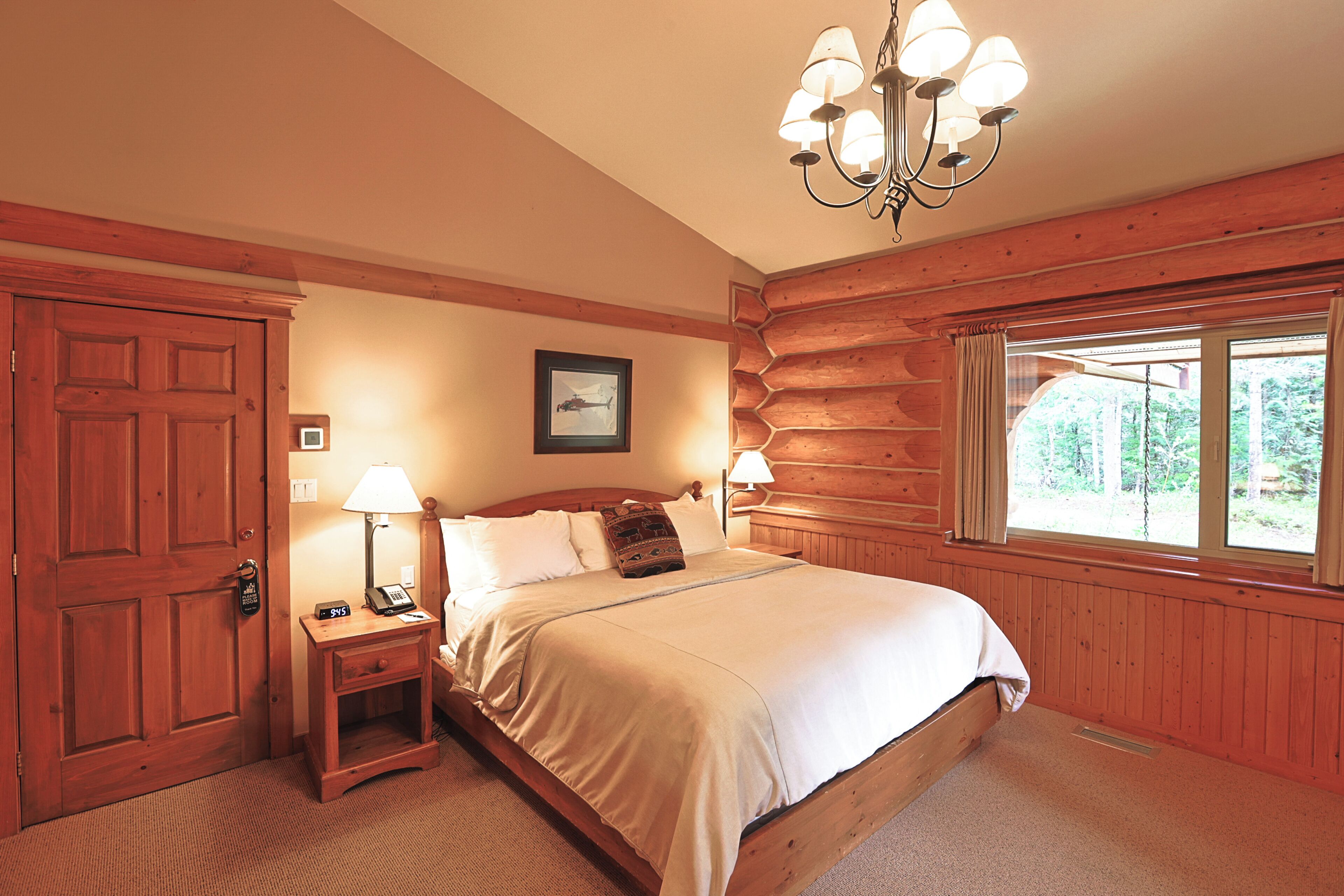 Luxury Room | In-room safe, desk, laptop workspace, blackout curtains