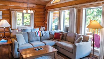 Luxury Cabin, 1 King Bed, Mountain View | Living area | 1-inch LCD TV with satellite channels, fireplace, printers