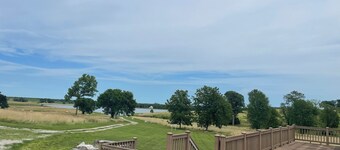 Spacious 5-bedroom house overlooking a serene 20 acre lake