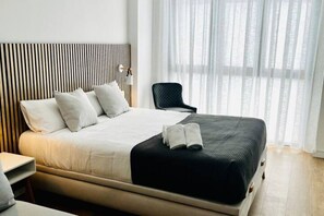 1 bedroom, in-room safe, iron/ironing board, free WiFi - A (VA070.2.4) TH Mediterranean Suites 4 (Valencia / València)