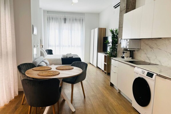 Interior - A (VA070.2.4) TH Mediterranean Suites 4 (Valencia / València)