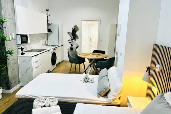 1 bedroom, in-room safe, iron/ironing board, free WiFi