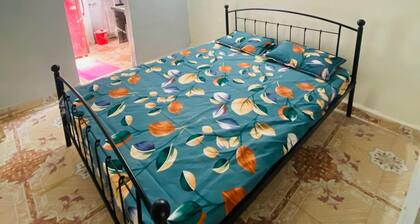 Cozy house in charming Mumbai with WiFi, AC