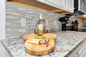 Dining - Spacious 10-Bedroom Family Retreat: Kid-Friendly Resort with Fun Amenities:   (Davenport)