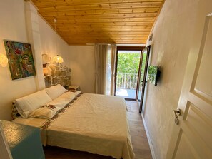 Deluxe Room | Premium bedding, free minibar, iron/ironing board, free WiFi - Eskikent Alaçatı (Cesme)