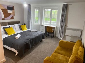 アパートメント | 2 室のベッドルーム、アイロン / アイロン台、WiFi (無料)、ベッドシーツ