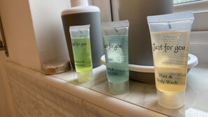 อพาร์ทเมนท์ | ห้องน้ำ | ของใช้ในห้องน้ำฟรี, ผ้าเช็ดตัว, สบู่, ยาสระผม