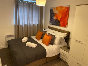Apartment | 2 Schlafzimmer, Bügeleisen/Bügelbrett, kostenloses WLAN, Bettwäsche
