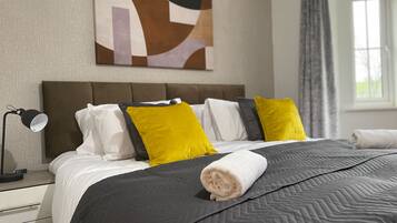 Apartment | 2 bedrooms, iron/ironing board, free WiFi, bed sheets