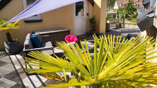 Terrace/patio - "Le Rooftop de la fontaine", in a quiet, green setting (Luisant)