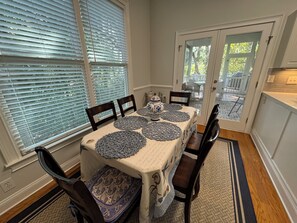 Dining - Peaceful 3 bedroom oasis home close to tennis and shopping (Seabrook Island)