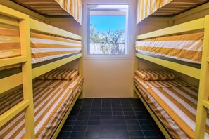 4 Schlafzimmer, Bügeleisen/Bügelbrett, kostenloses WLAN, Bettwäsche