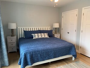 3 Schlafzimmer, Schreibtisch, Bügeleisen/Bügelbrett, Reisekinderbett