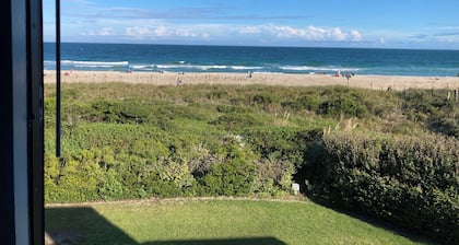 Oceanfront 3 Bedroom Condo