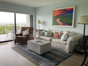 Smart TV, computer monitors