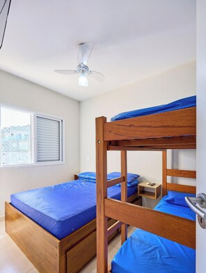 1 habitación, tabla de planchar con plancha y internet 