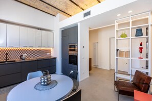 Kühlschrank, Herdplatte, Geschirrspüler