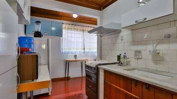 Fridge, microwave, oven, coffee/tea maker