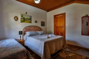 2 bedrooms, iron/ironing board, Internet, wheelchair access