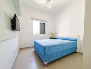 2 habitaciones, escritorio, tabla de planchar con plancha y wifi 