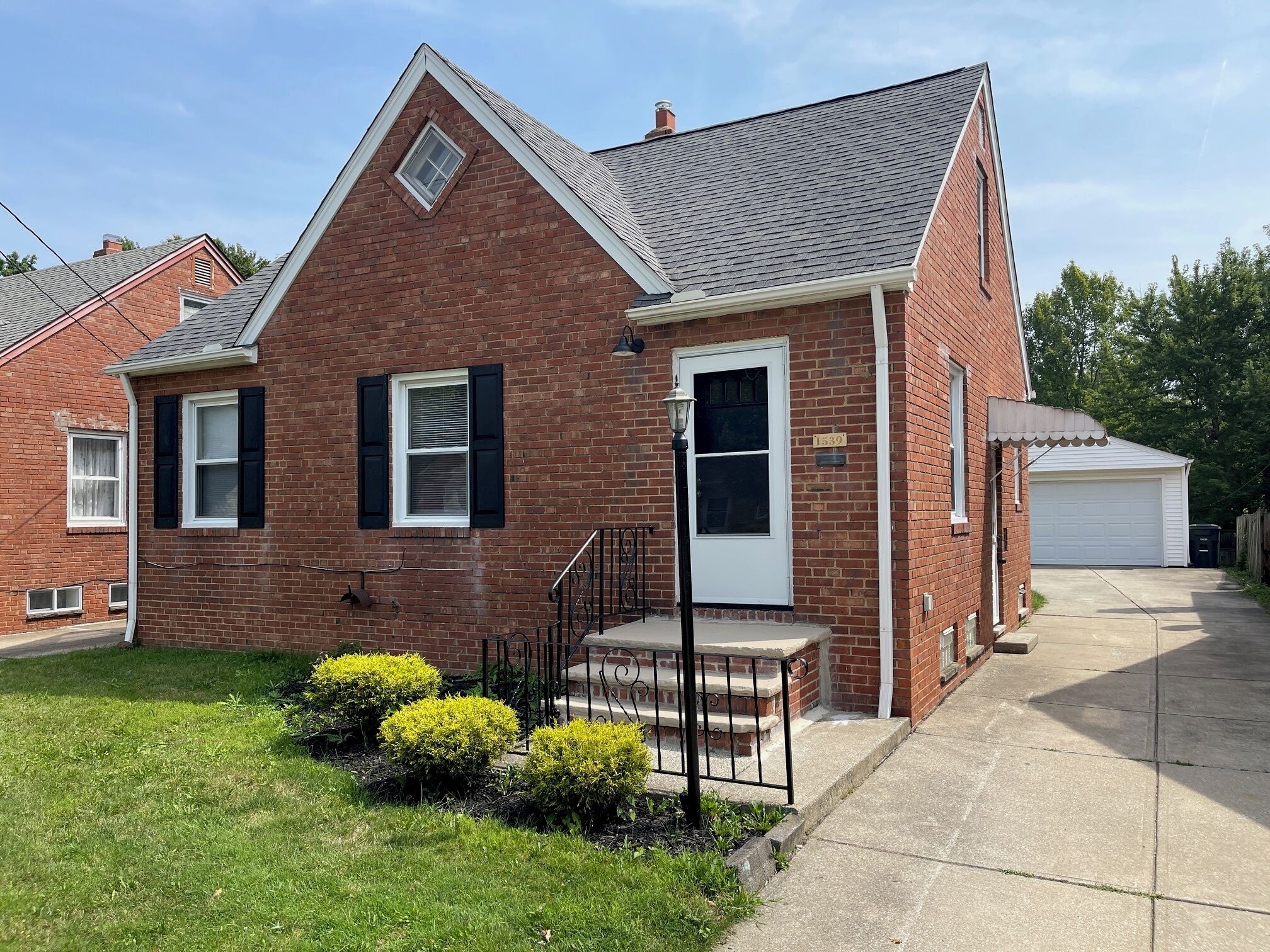 Updated Entire Lyndhurst Home-Close to Hospitals, Universities, incl everything!