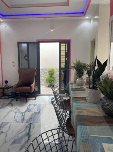 Chez Ndeye Amy Zac Mbao.
