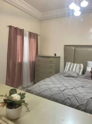 1 bedroom, WiFi, bed sheets