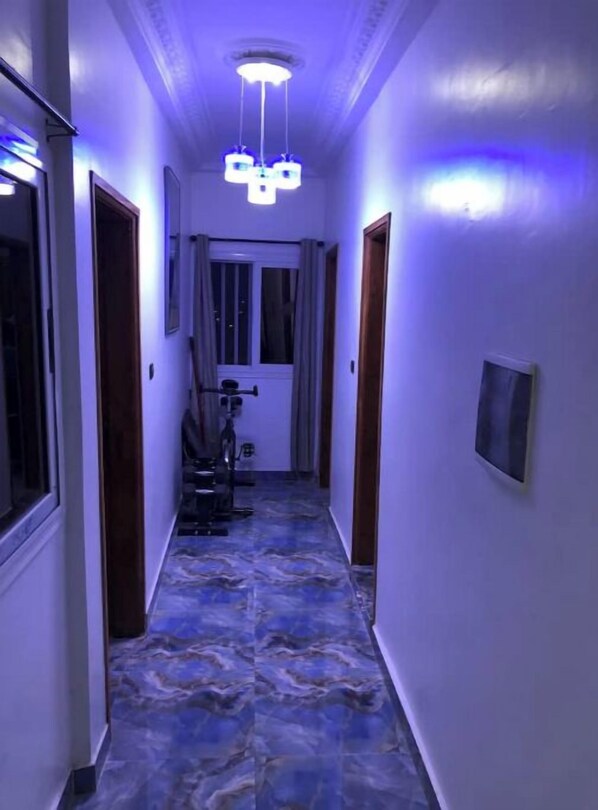 Interior - Lovely 2 bedroom apartment with free parking.
(Dakar)