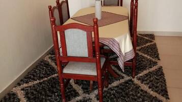Apartment | Dining