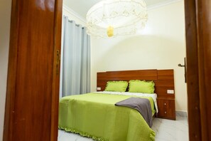 Apartamento | 5 quartos, Wi-Fi de cortesia, roupa de cama
