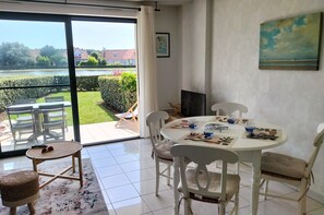Dining - T2 Quiet and green with garden (Merlimont)
