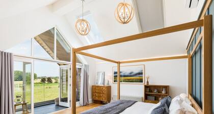 Brilliantly Modern, Spacious 4 Bed Family Home | Pass the Keys