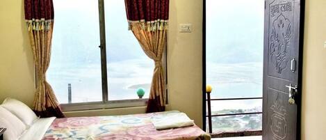 1 habitación, tabla de planchar con plancha, wifi y ropa de cama