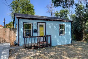 Exterior detail - Casita Del Sol (Fort Worth)