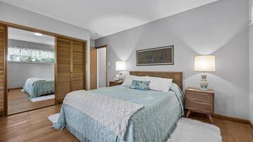 3 bedrooms, desk, iron/ironing board, free WiFi