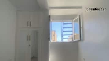 3 bedrooms, bed sheets