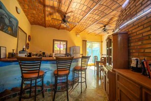 Fridge, oven, stovetop, coffee/tea maker - Casa Happy Sol - Delfin: Pool Boho Beach Vibes (San Francisco)