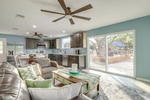 Interior - Lakefront Living with Pickleball, Basketball, Hot Tub & Lake activities (Gordon)