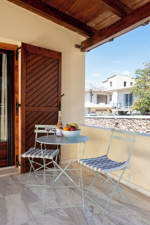 Deluxe Suite | Terrace/patio - Elida Inn (Markopoulo Mesogaias)