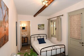Basic Single Room | Premium bedding, individually furnished, soundproofing - Elida Inn (Markopoulo Mesogaias)
